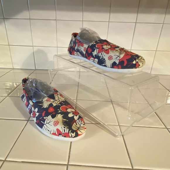 TOMS Alpargagat Floral Tropical Print Slip On Canvas Womans Size W7 - Picture 3 of 11